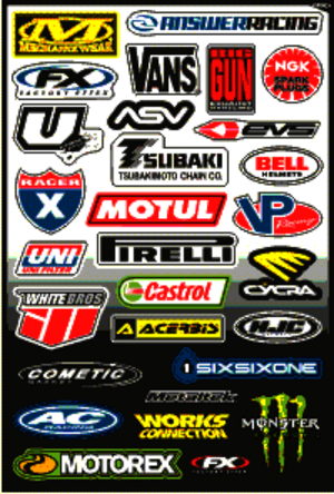 Dekalark 300x460mm. Logotyperna är stansade efter den vita tunna linjen.