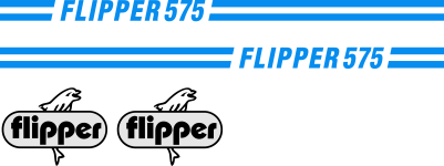 Flipper 575 Komplett innehållande: 2st flipperdekaler med stripes, 2st Flipper Logotyper i svart&silver.