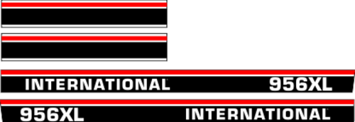 Dekorsats IH International 956 XL. Svart/vit/röd Komplett: 2 st stripes 956 XL International 1390x88mm, 2st stripes 650x108mm.