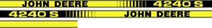 Dekorsats JOHN DEERE 4240 S, 2st stripe Höger och vänster 1860 mm 1 stripe fram 680 mm. Dekorkittet tillverkas skuret i silver metallic, Svart blank och Citrongul.