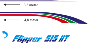 Flipper 515 HT Vitt skrov Blå/grön/röd modell Blå/grön/röd modell Komplett innehållande: 2st flipper 515 HT texter 2-färg-2st. Stripes under relingslist 3-färg. Stripes till överbyggnaden 2-färg. 2 Delfiner.  ca 4,8meter lång.