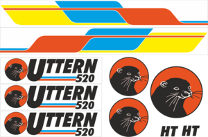 Komplett kitt innehåller: 
2st Sidodekor 800x105mm.
3st Uttern 520 dekaler 390x100mm.
2st runda uttern 150mm.
1st rund uttern 200mm.
2st skurna texter HT 40mm x 70mm.