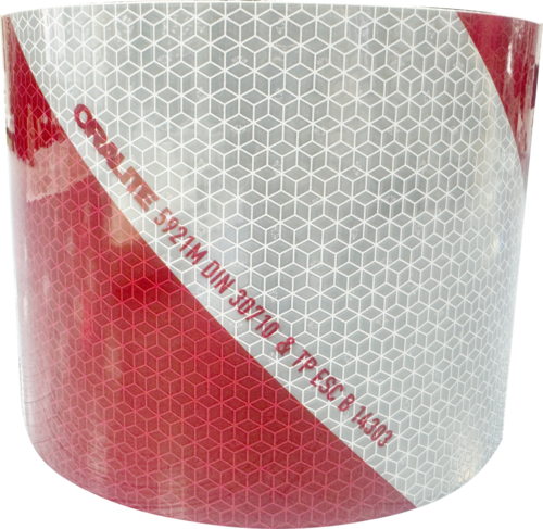 Reflexfilm Chevron 141mm. Rulle 45,7 meter. Högreflekterande.
