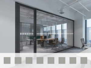 Kontrastmarkering Kvadrat <div style="text-align:left;">
  <p>
    Ge dina glasytor ett både snyggt och funktionellt lyft med vår 
    <strong>kontrastmarkering i form av kvadrater</strong>. 
    Dekalen är datorskuren i s