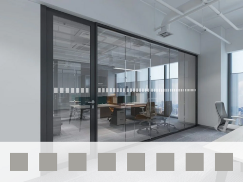 Kontrastmarkering Kvadrat <div style="text-align:left;">
  <p>
    Ge dina glasytor ett både snyggt och funktionellt lyft med vår 
    <strong>kontrastmarkering i form av kvadrater</strong>. 
    Dekalen är datorskuren i s