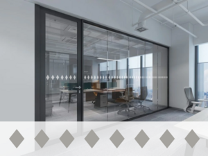 Kontrastmarkering Romb <div style="text-align:left;">
  <p>
    Ge dina glasytor ett både snyggt och funktionellt lyft med vår 
    <strong>kontrastmarkering i form av romber</strong>. 
    Dekalen är datorskuren i själ