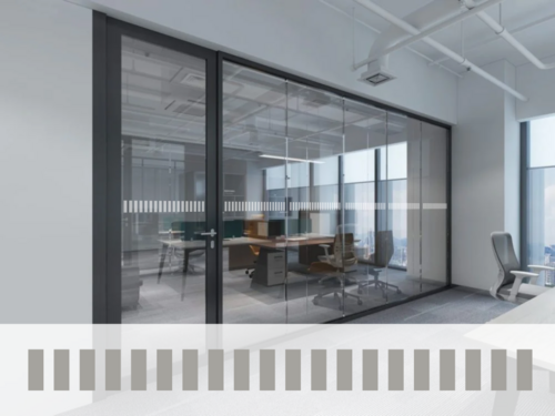 Kontrastmarkering Rutor <div style="text-align:left;">
  <p>
    Ge dina glasytor ett både snyggt och funktionellt lyft med vår 
    <strong>kontrastmarkering i form av rutor</strong>. 
    Dekalen är datorskuren i själv